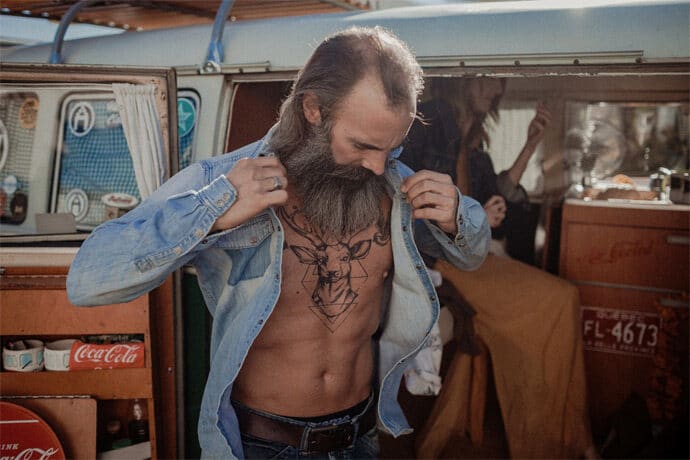 shooting_inspiration_mariage_love_in_the_road_decoration_boheme_photographe_angelo_lacancellera_videaste_wedding_designer_robe_de_mariee_ceremonie_laique_blog_mariage_26-6957033