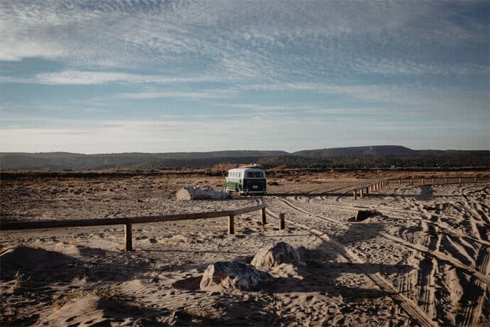 shooting_inspiration_mariage_love_in_the_road_decoration_boheme_photographe_angelo_lacancellera_videaste_wedding_designer_robe_de_mariee_ceremonie_laique_blog_mariage_54-7717094