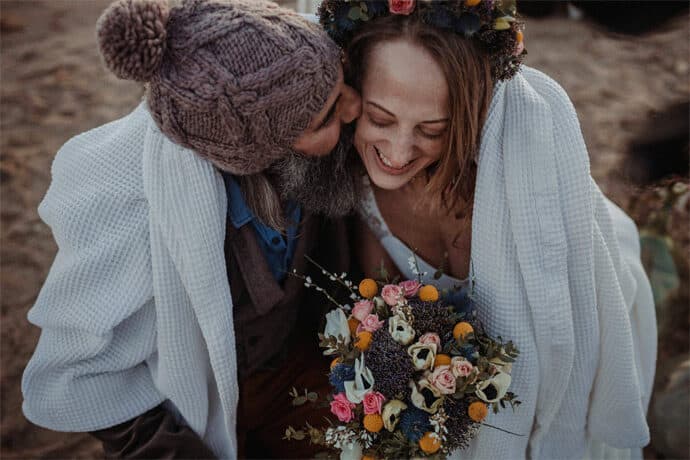 shooting_inspiration_mariage_love_in_the_road_decoration_boheme_photographe_angelo_lacancellera_videaste_wedding_designer_robe_de_mariee_ceremonie_laique_blog_mariage_90-5881835