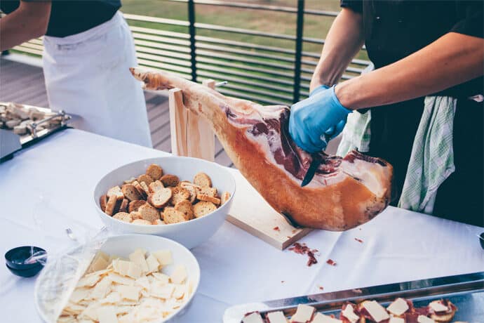 mariage_charlotte_stephane_departement_loire_auvergne_rhone_alpes_decoration_lieu_de_reception_photographe_robe_de_mariee_blog_01_29-5798557