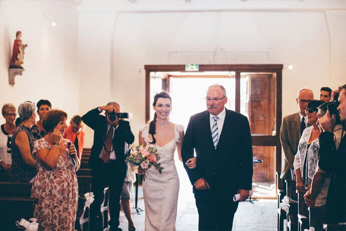 mariage_charlotte_stephane_departement_loire_auvergne_rhone_alpes_decoration_lieu_de_reception_photographe_robe_de_mariee_blog_53-3380267