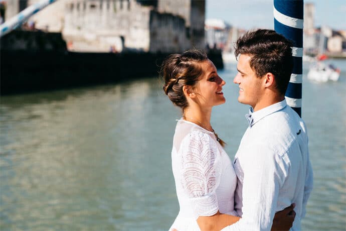 shooting_by_the_sea_love_session_la_rochelle_ile_de_re_festival_mariage_wedding_blog_53-8107386