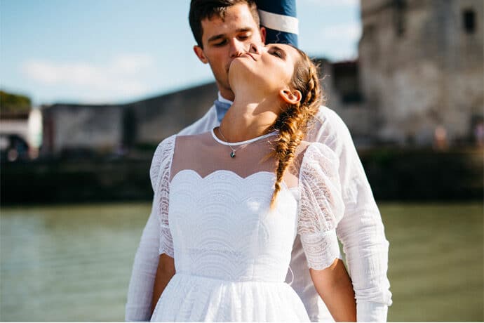 shooting_by_the_sea_love_session_la_rochelle_ile_de_re_festival_mariage_wedding_blog_57-4143426