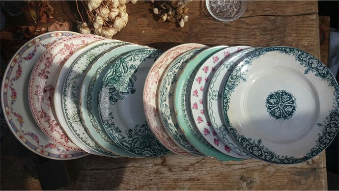 vaisselle_blanche_patine_location_vente_objets_decoration_table_theme_boheme_champetre_chic_eco_solidaire_made_in_france_blog_mariage_05-9176858