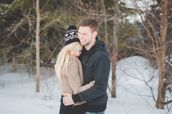 love_session_sous_la_neige_emilie_et_jonathan_au_quebec_photographe_camille_marciano__blog_mariage_05-5907910