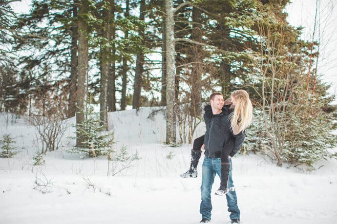 love_session_sous_la_neige_emilie_et_jonathan_au_quebec_photographe_camille_marciano__blog_mariage_09-3961481