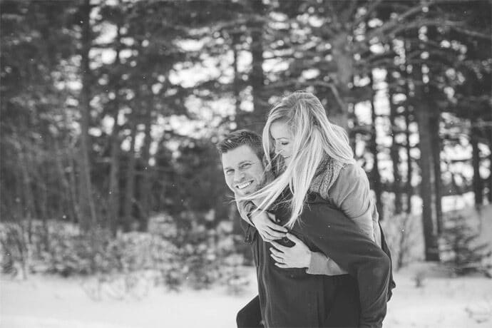 love_session_sous_la_neige_emilie_et_jonathan_au_quebec_photographe_camille_marciano__blog_mariage_13-1621008