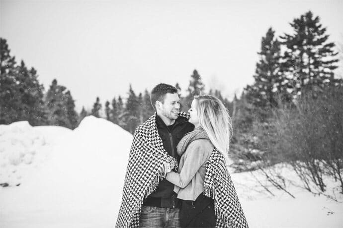 love_session_sous_la_neige_emilie_et_jonathan_au_quebec_photographe_camille_marciano__blog_mariage_21-3488559