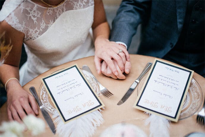 shooting_inspiration_gold_black_and_white_gagner_une_robe_de_mariee_courte_civile_videaste_photographe_blog_mariage_22-2262922