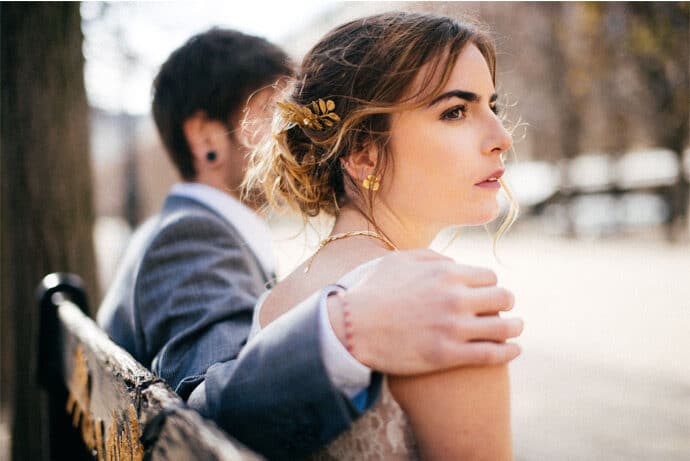 shooting_inspiration_gold_black_and_white_gagner_une_robe_de_mariee_courte_civile_videaste_photographe_blog_mariage_56-5532132