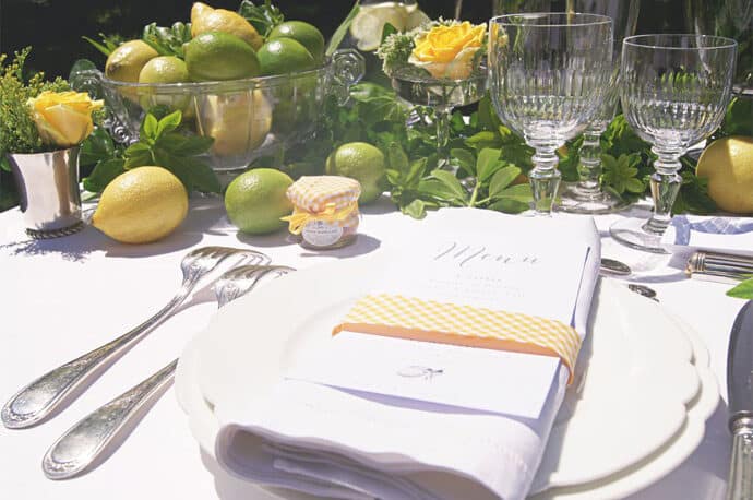 shooting_inspiration_mariage_hello_sunshine_jaune_decoration_florale_wedding_planner_papeterie_robe_de_mariee_wedding_blog_blogueuse_mariage_10-3379457