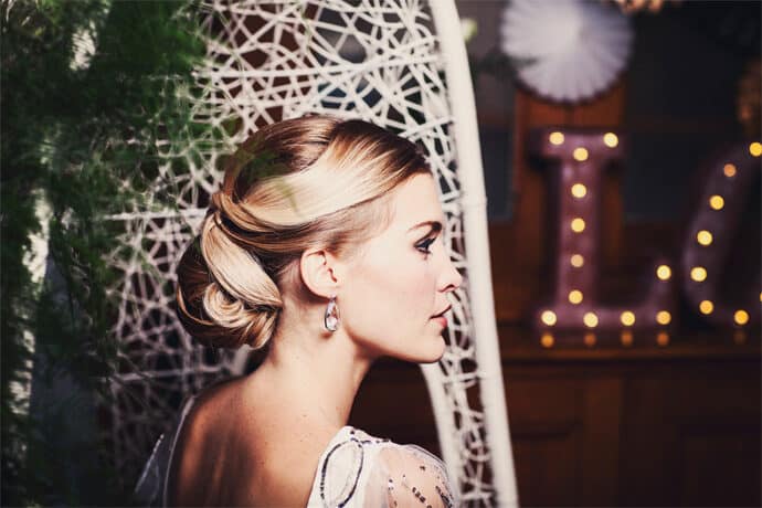 shooting_inspiration_mariage_urban_nature_decoration_robes_de_mariee_caroline_quesnel_photographe_raphael_keita_bijoux_make_up_coiffure_wedding_blog_donne_moi_ta_main_01-4420606