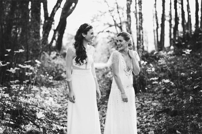 shooting_inspiration_mariage_urban_nature_decoration_robes_de_mariee_caroline_quesnel_photographe_raphael_keita_bijoux_make_up_coiffure_wedding_blog_donne_moi_ta_main_20-5523646