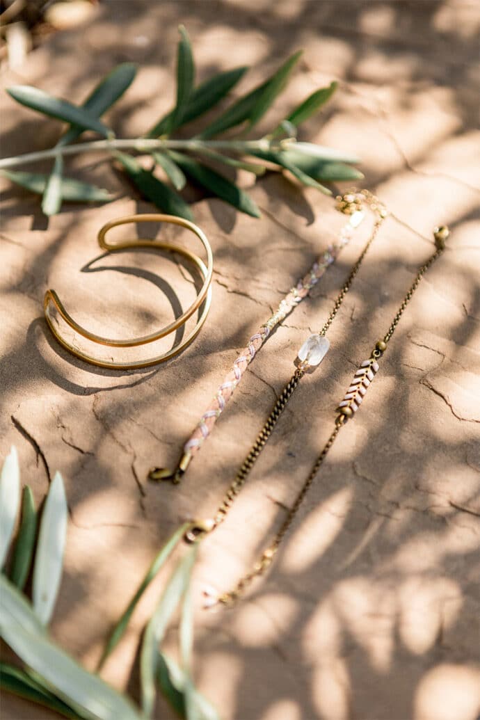 mariage_bourgogne_franche_comte_yonne_robe_de_mariee_laure_de_sagazan_noeud_papillon_decoration_liberty_pastel_champetre_photographe_camille_collin_blog_mariage_14-4016478