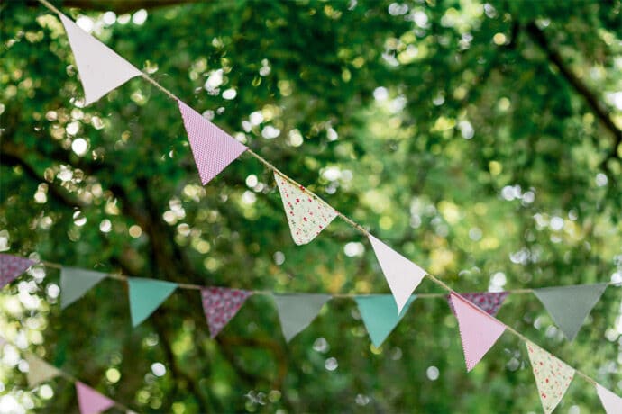 mariage_bourgogne_franche_comte_yonne_robe_de_mariee_laure_de_sagazan_noeud_papillon_decoration_liberty_pastel_champetre_photographe_camille_collin_blog_mariage_44-8744889
