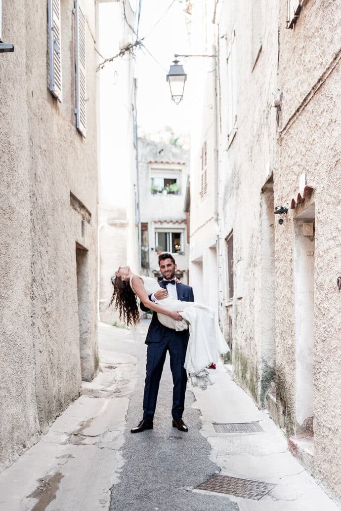 mariage_marine_edouard_provence_alpes_cote_dazur_robe_de_mariee_manon_gontero-marseille_lieu_de_reception_departement_var_photographe_joaillier_traiteur_blog_mariage_45-9136553