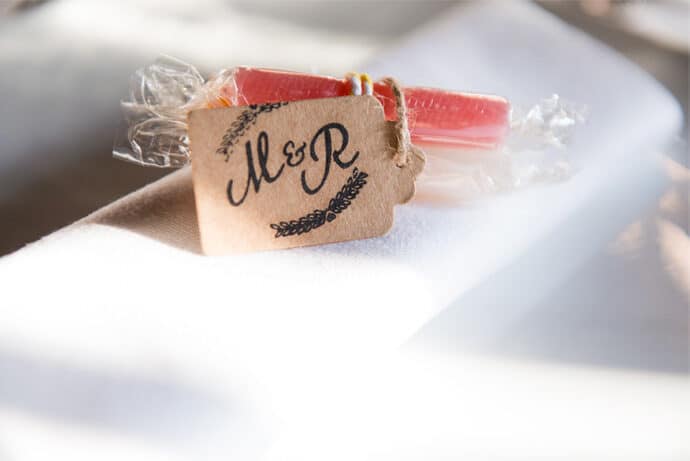 mariage_marine_romain_auvergne_rhone_alpes_photographe_decoration_lieu_de_reception_wedding_blog_donne_moi_ta_main_59-5985521