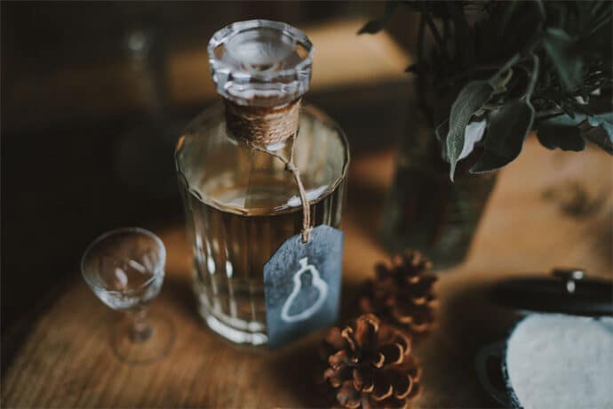 shooting_dinspiration_mariage_theme_hivernal_en_alsace_robe_de_mariee_photographe_traiteur_patissier_chocolatier_decoration_blog_mariage_01_07-7801171