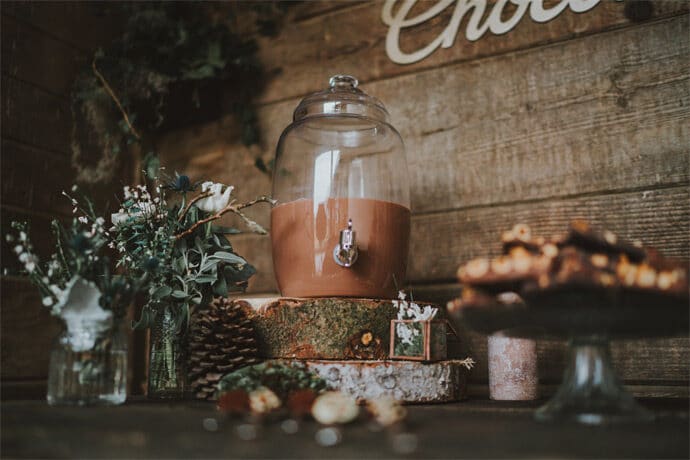 shooting_dinspiration_mariage_theme_hivernal_en_alsace_robe_de_mariee_photographe_traiteur_patissier_chocolatier_decoration_blog_mariage_17-3595426