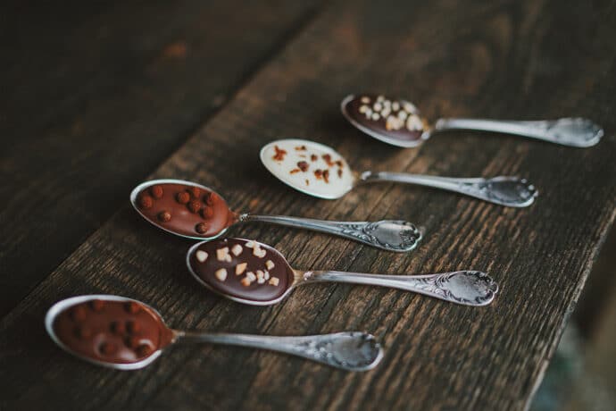 shooting_dinspiration_mariage_theme_hivernal_en_alsace_robe_de_mariee_photographe_traiteur_patissier_chocolatier_decoration_blog_mariage_21-2874429