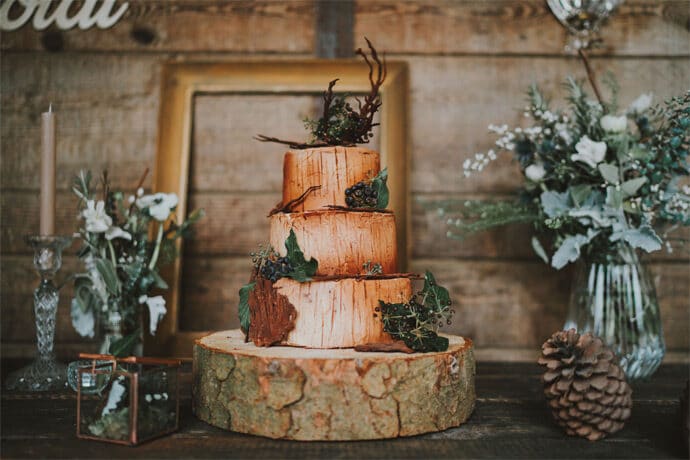 shooting_dinspiration_mariage_theme_hivernal_en_alsace_robe_de_mariee_photographe_traiteur_patissier_chocolatier_decoration_blog_mariage_23-1986004