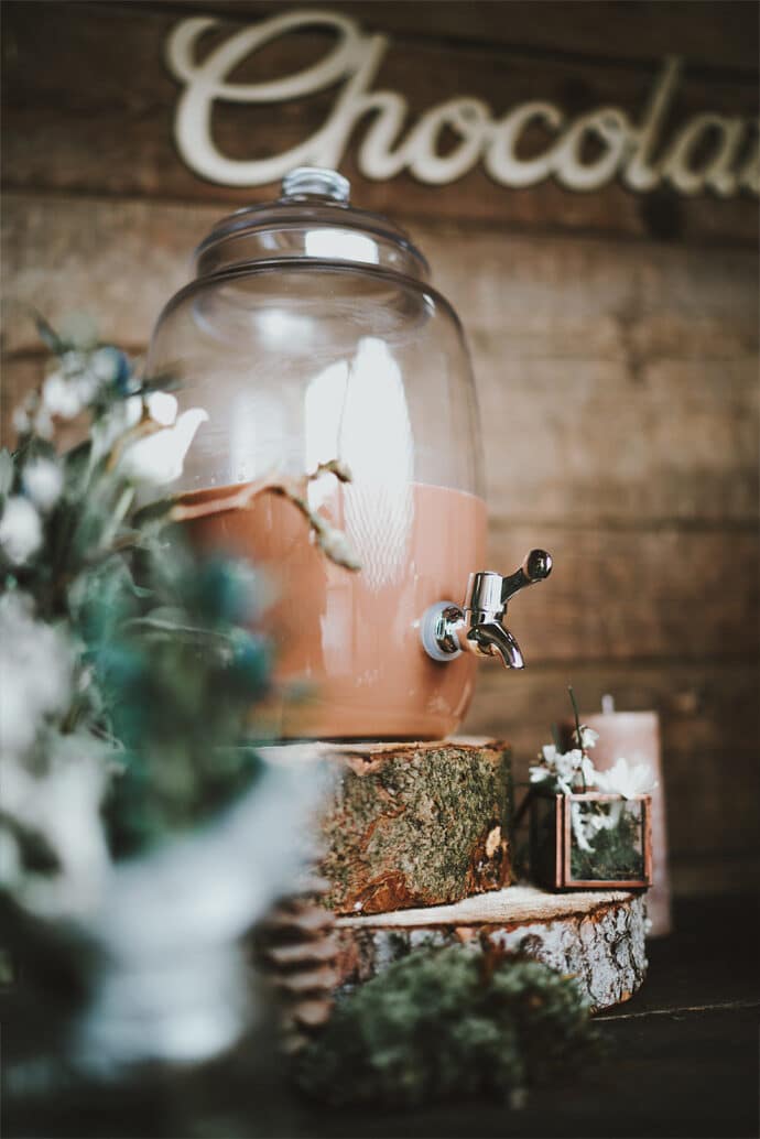 shooting_dinspiration_mariage_theme_hivernal_en_alsace_robe_de_mariee_photographe_traiteur_patissier_chocolatier_decoration_blog_mariage_25-3460762