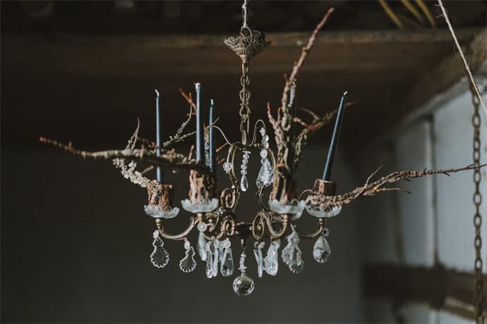 shooting_dinspiration_mariage_theme_hivernal_en_alsace_robe_de_mariee_photographe_traiteur_patissier_chocolatier_decoration_blog_mariage_37-5925456