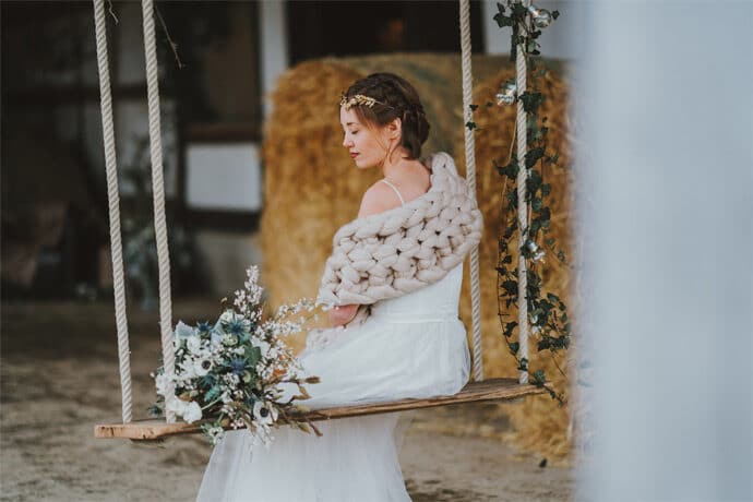 shooting_dinspiration_mariage_theme_hivernal_en_alsace_robe_de_mariee_photographe_traiteur_patissier_chocolatier_decoration_blog_mariage_51-3859344