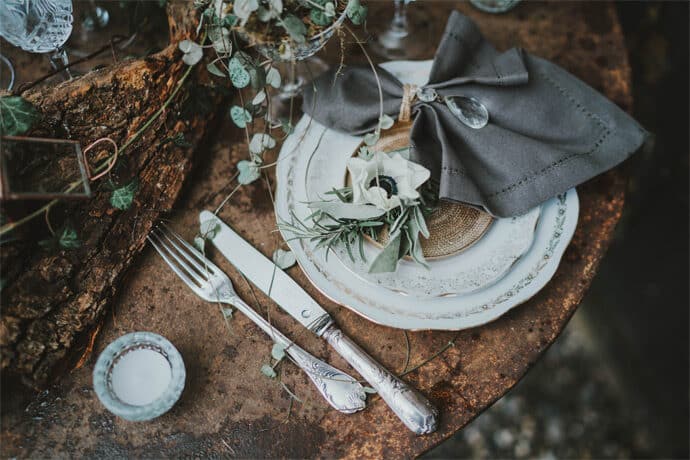 shooting_dinspiration_mariage_theme_hivernal_en_alsace_robe_de_mariee_photographe_traiteur_patissier_chocolatier_decoration_blog_mariage_95-7758148