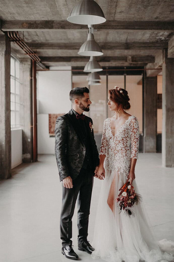 shooting_dinspiration_mariage_theme_industriel_minimaliste_decoration_preparatif_photographe_bel_esprit_robedemariee_blog_mariage_11-9128364