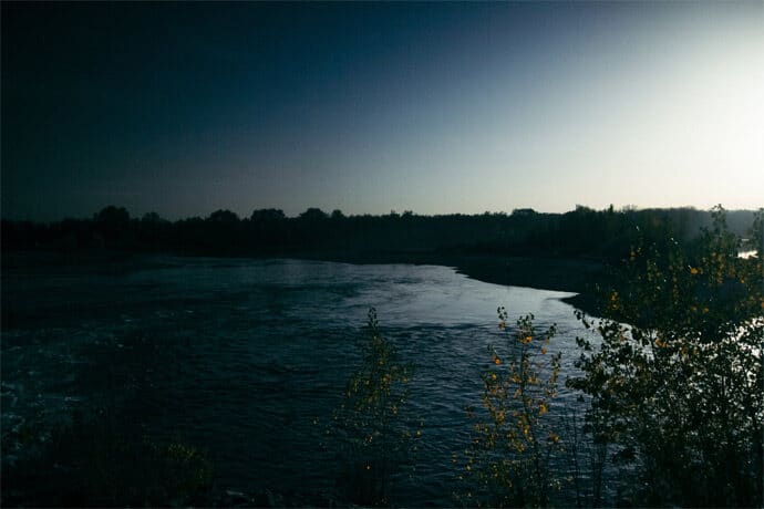 shooting_inspiration_mariage_la_vague_a_l_ame_nature_robe_de_mariee_headband_decoration_patisserie_photographe_mariage_nicky_rasa_auvergne_rhone_alpes_blog_01-4474510