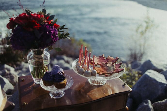 shooting_inspiration_mariage_la_vague_a_l_ame_nature_robe_de_mariee_headband_decoration_patisserie_photographe_mariage_nicky_rasa_auvergne_rhone_alpes_blog_06-5242750