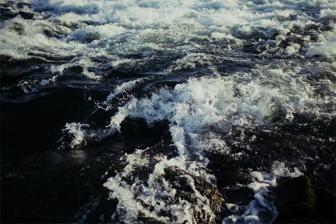shooting_inspiration_mariage_la_vague_a_l_ame_nature_robe_de_mariee_headband_decoration_patisserie_photographe_mariage_nicky_rasa_auvergne_rhone_alpes_blog_13-3171480