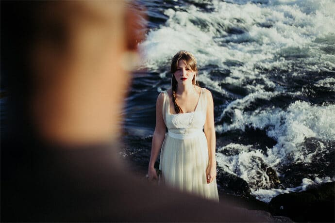 shooting_inspiration_mariage_la_vague_a_l_ame_nature_robe_de_mariee_headband_decoration_patisserie_photographe_mariage_nicky_rasa_auvergne_rhone_alpes_blog_15-4846691