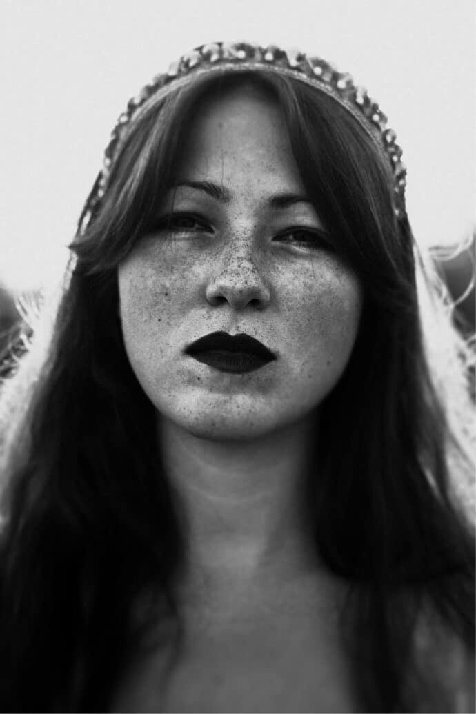 shooting_inspiration_mariage_la_vague_a_l_ame_nature_robe_de_mariee_headband_decoration_patisserie_photographe_mariage_nicky_rasa_auvergne_rhone_alpes_blog_24-2713273