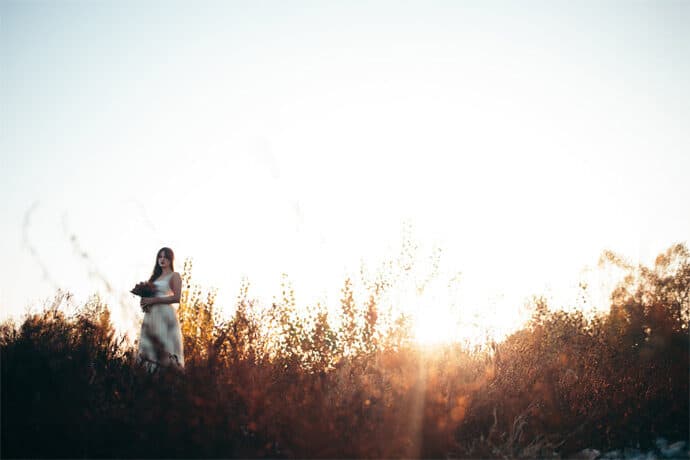 shooting_inspiration_mariage_la_vague_a_l_ame_nature_robe_de_mariee_headband_decoration_patisserie_photographe_mariage_nicky_rasa_auvergne_rhone_alpes_blog_29-7781388
