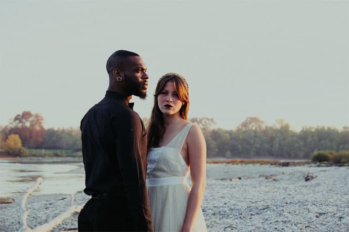 shooting_inspiration_mariage_la_vague_a_l_ame_nature_robe_de_mariee_headband_decoration_patisserie_photographe_mariage_nicky_rasa_auvergne_rhone_alpes_blog_34-4679189