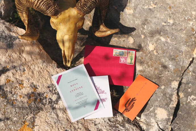 shooting_inspiration_mariage_theme_folk_mexicain_wedding_planner_decoration_photographe_caroline_feraud_robe_de_mariee_jeanne_source_papeterie_max_joe_blog_mariage_04-3626675