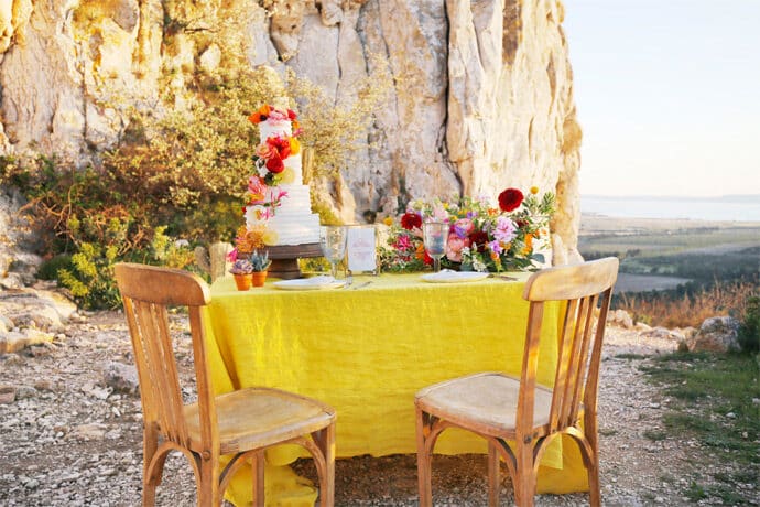 shooting_inspiration_mariage_theme_folk_mexicain_wedding_planner_decoration_photographe_caroline_feraud_robe_de_mariee_jeanne_source_papeterie_max_joe_blog_mariage_42-3106759