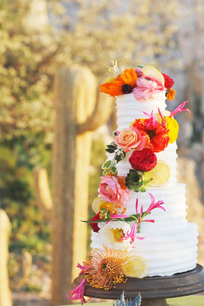 shooting_inspiration_mariage_theme_folk_mexicain_wedding_planner_decoration_photographe_caroline_feraud_robe_de_mariee_jeanne_source_papeterie_max_joe_blog_mariage_48-8178316