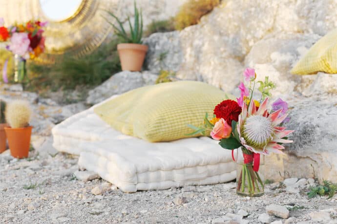 shooting_inspiration_mariage_theme_folk_mexicain_wedding_planner_decoration_photographe_caroline_feraud_robe_de_mariee_jeanne_source_papeterie_max_joe_blog_mariage_64-5580177