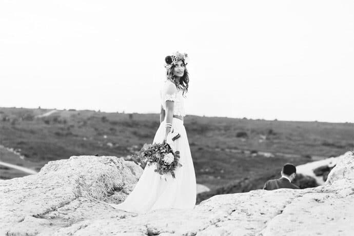 shooting_inspiration_mariage_theme_folk_mexicain_wedding_planner_decoration_photographe_caroline_feraud_robe_de_mariee_jeanne_source_papeterie_max_joe_blog_mariage_66-4922018