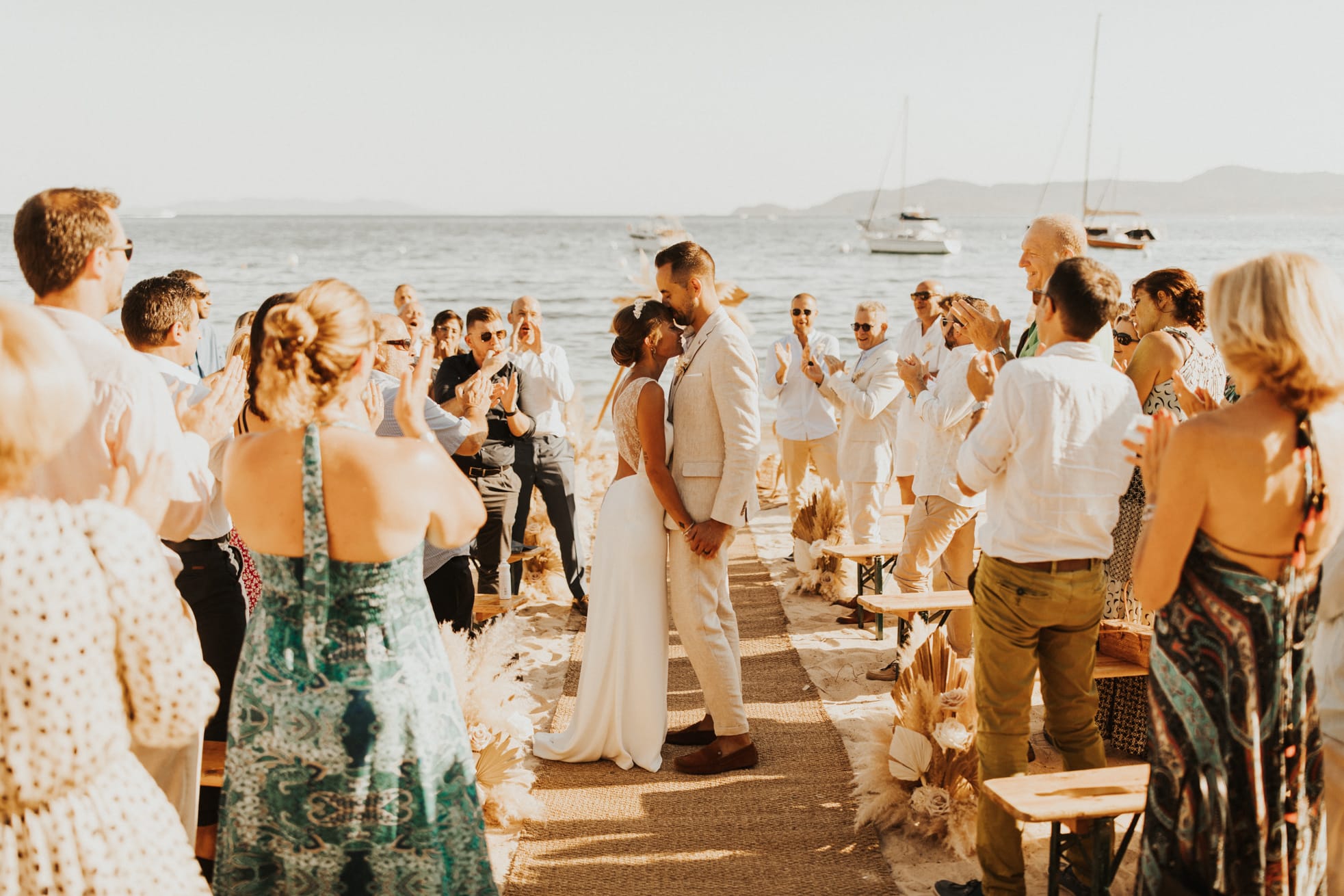 mariage-danne-et-yannick-ceremonie-laique-sur-la-plage-3