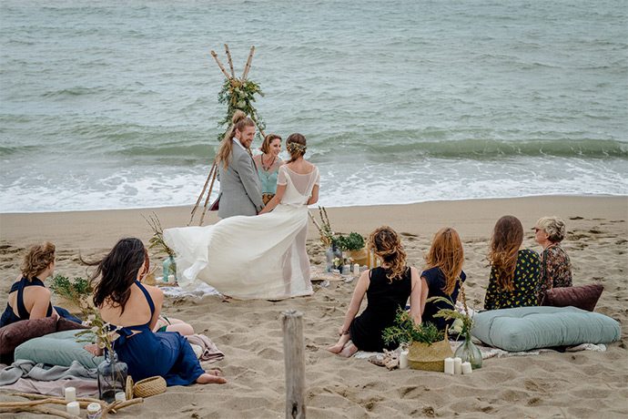shooting_mariage_plage_beach_ceremonie_laique_decoration_preparatif_robedemariee_photographe_videaste_blog_mariage_19-3422171